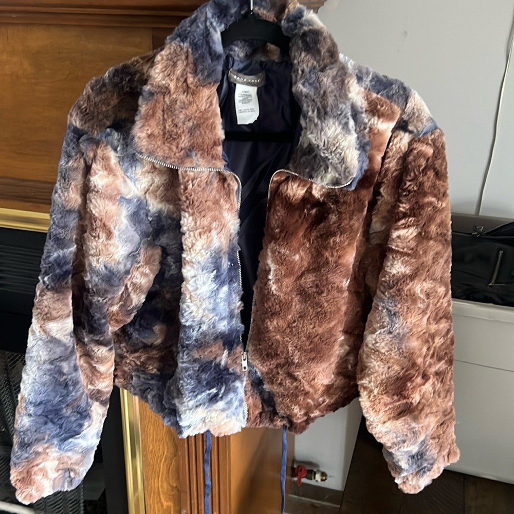 Ladies Faux Fur Zip up Coat/Jacket.